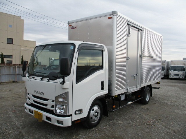 いすゞ エルフ 小型 バン TRG-NMR85AN(9519) 1枚目