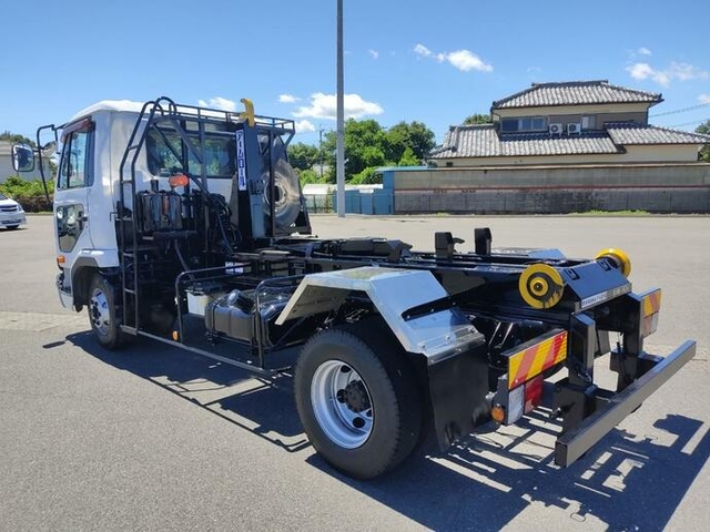 UDトラックス（日産） コンドル 中型 コンテナ専用車 PB-MK36A(12612) 6枚目