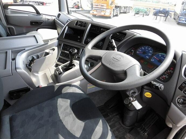 UDトラックス（日産） クオン 大型 ウィング QKG-CG5ZA(6459) 10枚目