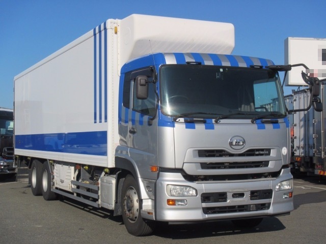 UDトラックス（日産） クオン 大型 冷蔵冷凍バン QKG-CD5ZA(4832) 1枚目