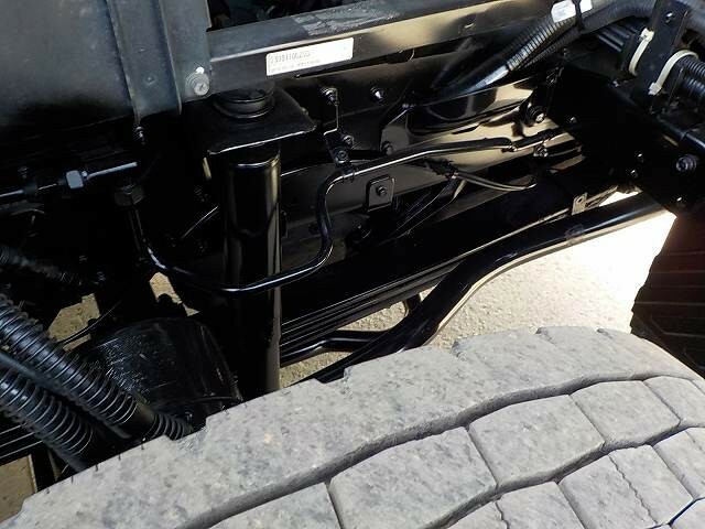 UDトラックス（日産） クオン 大型 トラクタ QPG-GK5XAB(9301) 14枚目
