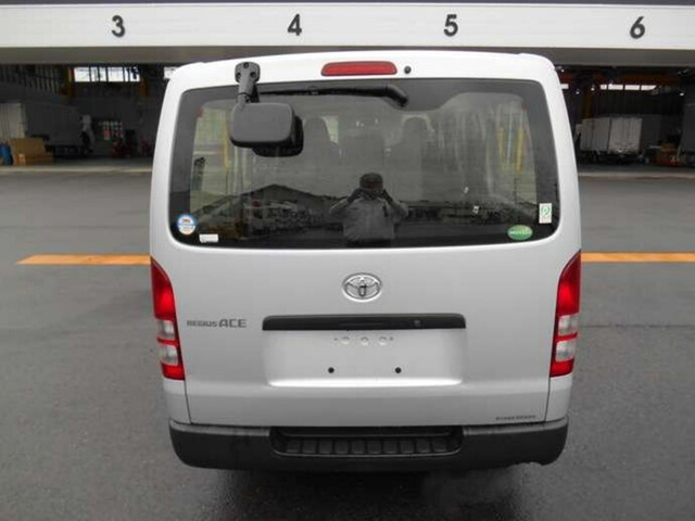 トヨタ レジアスエース 小型 Translation missing: ja.item.body_keijou_enum.body_keijou_light_van LDF-KDH206V(8137) 3枚目