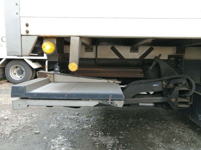 UDトラックス（日産） コンドル 中型 冷蔵冷凍バン PB-MK36B(5670) 58枚目