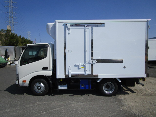 日野 デュトロ 小型 冷蔵冷凍バン 2WG-XZU606N(111646) 5枚目