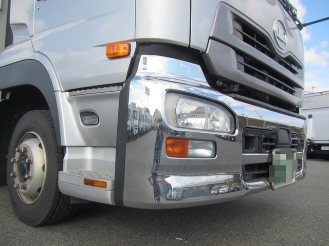 UDトラックス（日産） クオン 大型 ウィング QKG-CG5ZA(8180) 4枚目