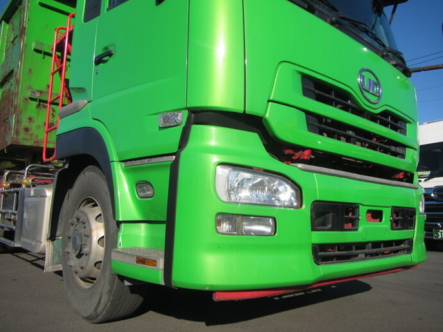 UDトラックス（日産） クオン 大型 コンテナ専用車 QKG-CW5YL(8246) 4枚目