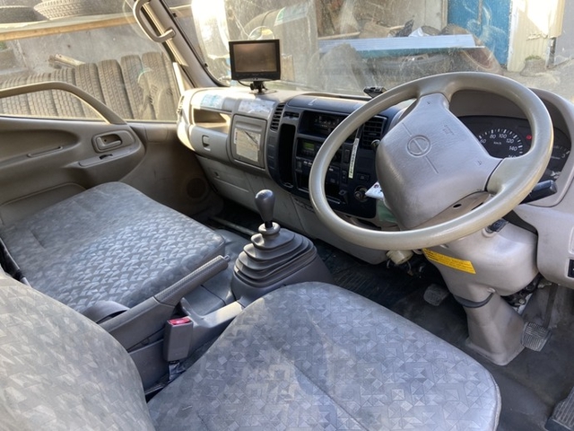 日野 デュトロ 小型 バン VF-XKU414M(9474) 7枚目