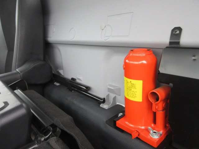 三菱ふそう キャンター 小型 平ボディ 2TG-FDA00(113481) 25枚目