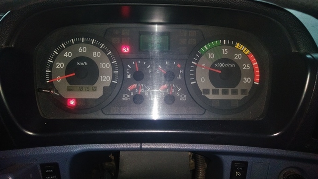 日野 プロフィア 大型 トラクタ ADG-SH1EDXG(2876) 11枚目