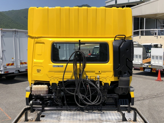 UDトラックス（日産） クオン 大型 トラクタ 2RG-GK5DAB(105638) 19枚目