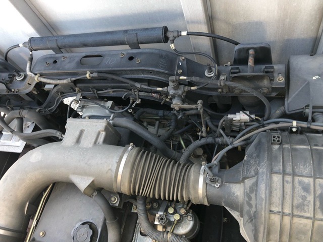 UDトラックス（日産） クオン 大型 ウィング ADG-CG4XL(3990) 46枚目