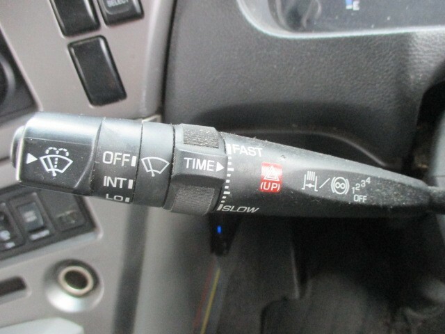 UDトラックス（日産） クオン 大型 トラクタ QKG-GK6XAD(7774) 30枚目