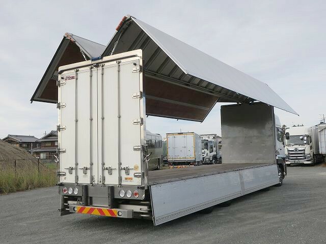 UDトラックス（日産） クオン 大型 ウィング QKG-CG5ZE(37913) 8枚目