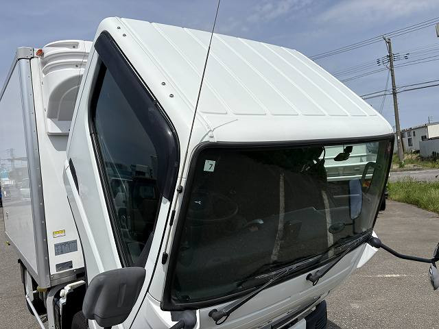 三菱ふそう キャンター 小型 冷蔵冷凍バン 2PG-FBAV0(105256) 42枚目