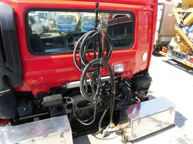 UDトラックス（日産） クオン 大型 トラクタ ADG-GK4XAB(11313) 8枚目