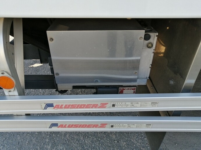 UDトラックス（日産） コンドル 中型 冷蔵冷凍バン SKG-MK38L(5583) 42枚目