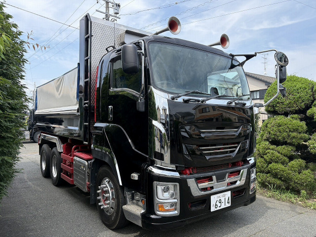 いすゞ ギガ 大型 土砂ダンプ 2PG-CXZ77CT(109811) 1枚目