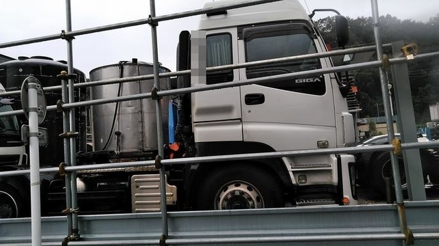 いすゞ ギガ 大型 トラクタ LKG-EXD52AD(3738) 9枚目