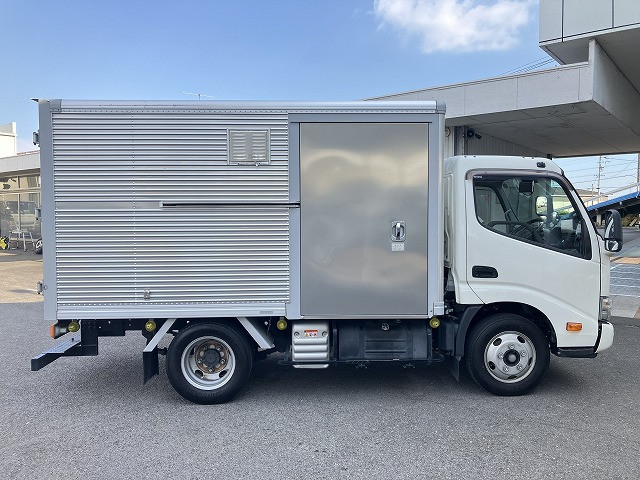 トヨタ ダイナ 小型 バン 2RG-XZU605(110251) 5枚目