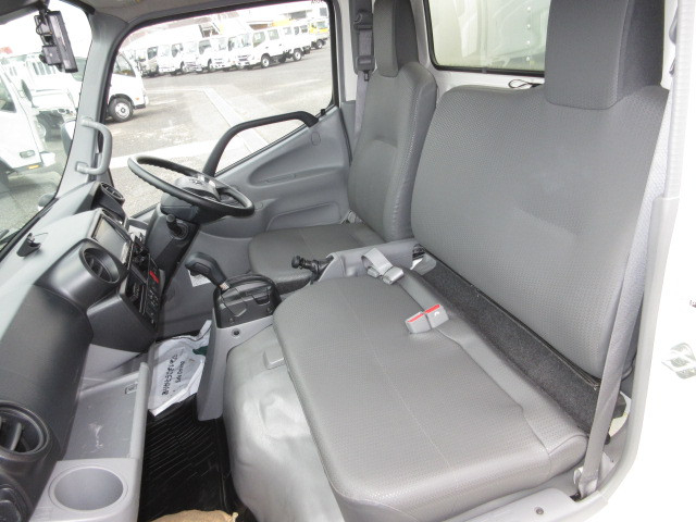 トヨタ ダイナ 小型 バン 2RG-XZU645(105352) 22枚目