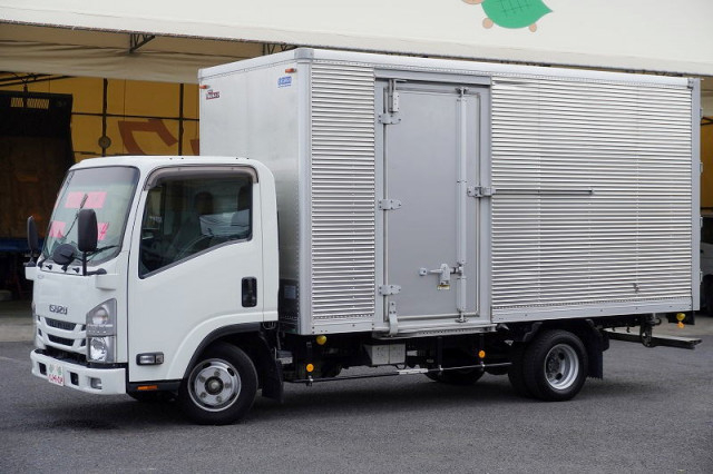 いすゞ エルフ 小型 バン TRG-NLR85AN(109690) 1枚目