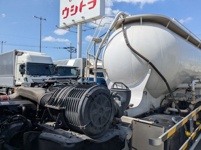 Nissan UD quon Large Bulk truck QKG-CD5ZL(109823) 40枚目