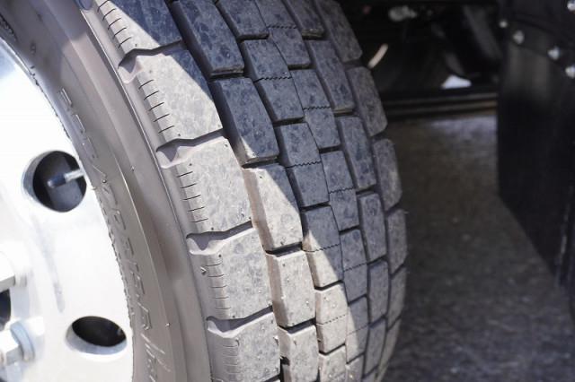 三菱ふそう ファイター 増トン 平ボディ 2KG-FK62FZ(105880) 9枚目