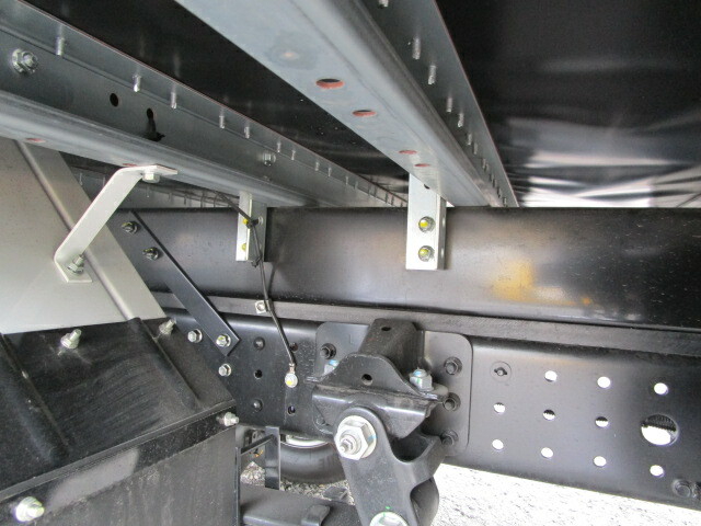 三菱ふそう キャンター 小型 バン 2PG-FEB50(9540) 28枚目
