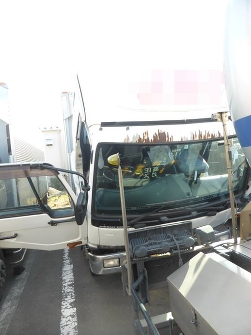 UDトラックス（日産） コンドル 中型 ウィング PB-MK36A(2692) 42枚目