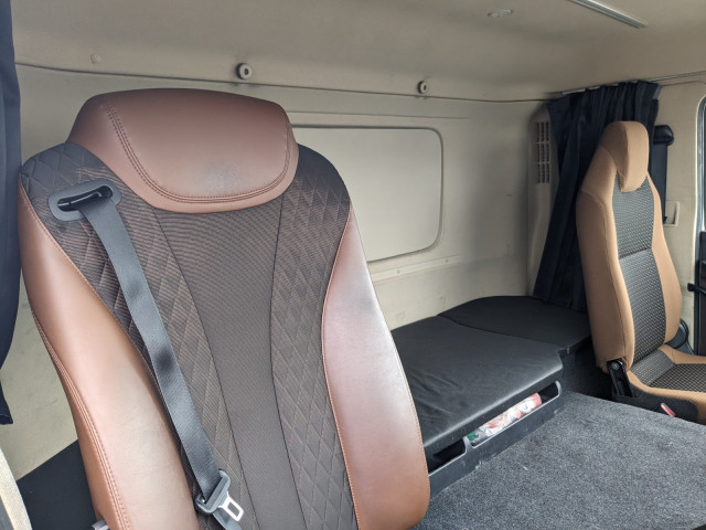 日野 プロフィア 大型 冷蔵冷凍バン 2DG-FR1AHG(112599) 41枚目