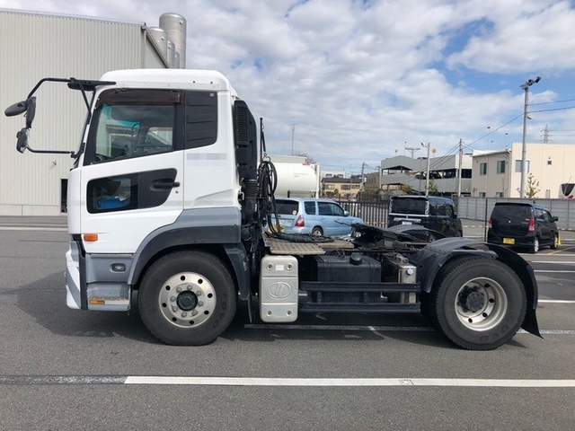 UDトラックス（日産） クオン 大型 トラクタ ADG-GK4XAB(5544) 4枚目