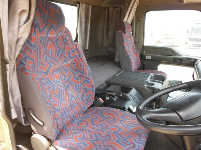 いすゞ ギガ 大型 トラクタ PJ-EXD52D6(2607) 19枚目