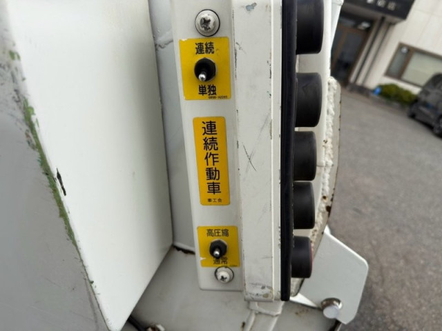 日野 レンジャー 中型 塵芥車（プレス式） TKG-FC9JGAA(111607) 17枚目