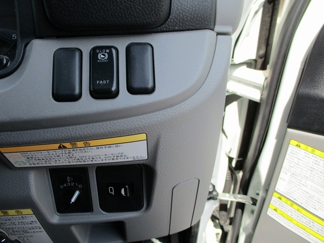 三菱ふそう キャンター 小型 冷蔵冷凍バン 2PG-FBAV0(9563) 22枚目
