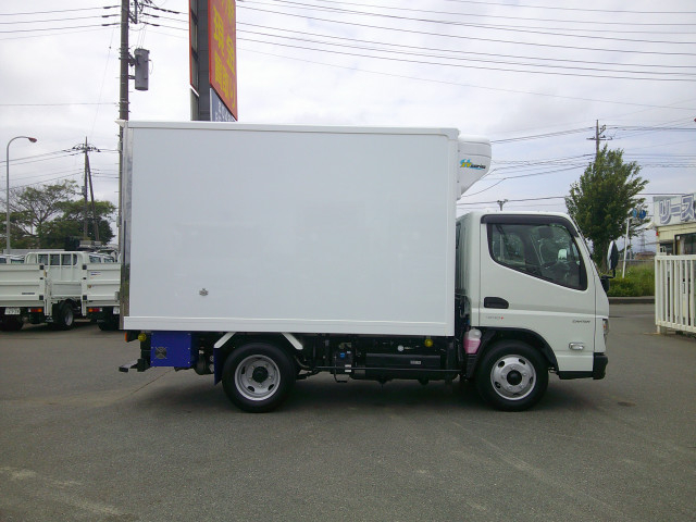 三菱ふそう キャンター 小型 冷蔵冷凍バン 2RG-FBAVO(108486) 4枚目