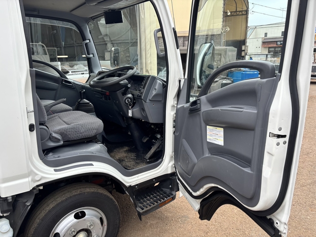 いすゞ エルフ 小型 バン 2RG-NLR88AN(107835) 42枚目
