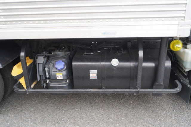 いすゞ エルフ 小型 バン 2RG-NKR88AN(111773) 31枚目