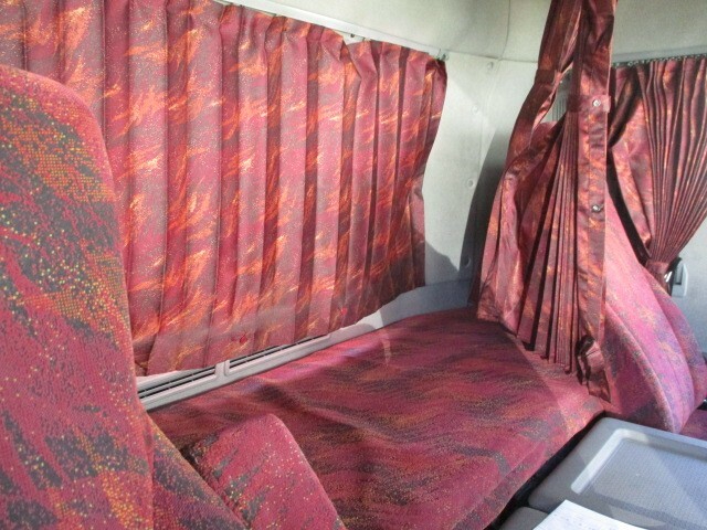 UDトラックス（日産） クオン 大型 トラクタ QPG-GK5XAB(9275) 50枚目