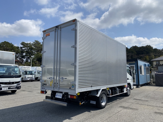 三菱ふそう キャンター 小型 バン 2RG-FEAV0(107388) 7枚目