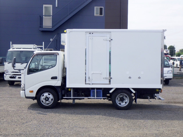日野 デュトロ 小型 冷蔵冷凍バン 2RG-XZC605M(112133) 4枚目