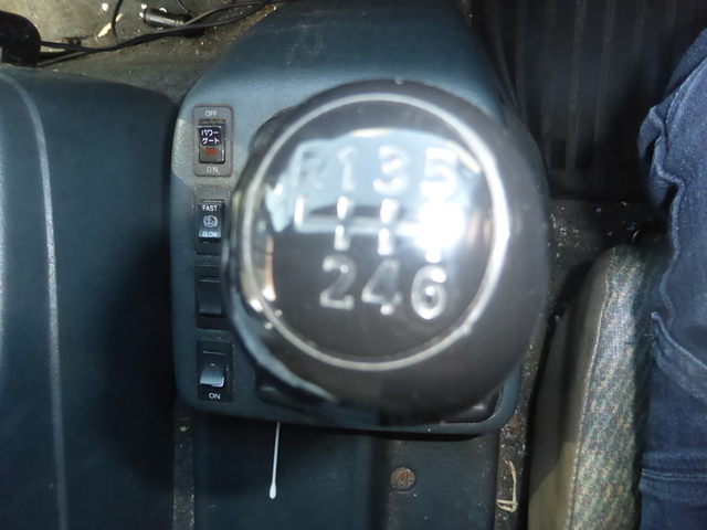 UDトラックス（日産） コンドル 中型 ウィング PB-MK36A(2692) 28枚目