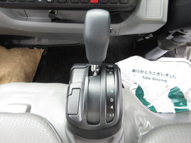 トヨタ ダイナ 小型 バン 2RG-XZU645(105352) 15枚目
