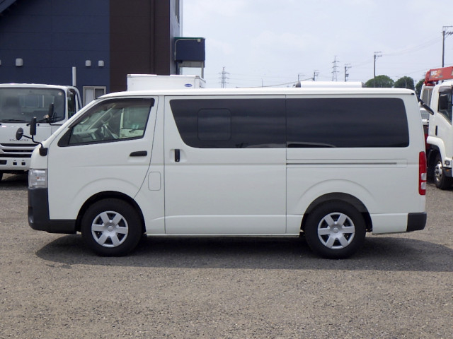 トヨタ レジアスエース 小型 バン CBF-TRH200V(110089) 4枚目