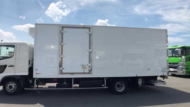 日野 レンジャー 中型 冷蔵冷凍バン 2KG-FD2ABG(34612) 9枚目
