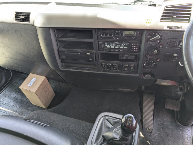 三菱ふそう ファイター 増トン 平ボディ（クレーン付） 2KG-FK62FZ(109127) 34枚目