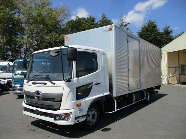 日野 レンジャー 中型 バン 2PG-FD2ABG(9564) 1枚目