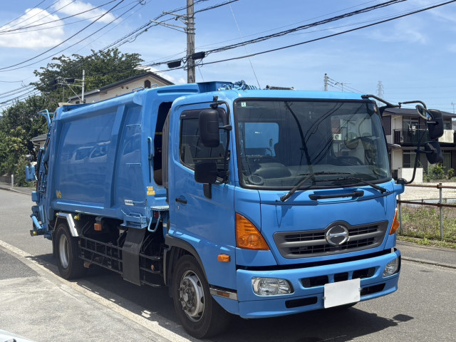 日野 レンジャー 増トン 塵芥車（プレス式） QKG-FJ7JGAA(110611) 2枚目