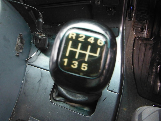 UDトラックス（日産） クオン 大型 タンクローリー KL-CV27E(2194) 14枚目