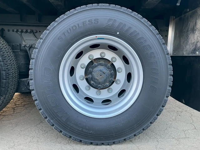 日野 プロフィア 大型 平ボディ（クレーン付） 2DG-FS1AHC(106843) 11枚目