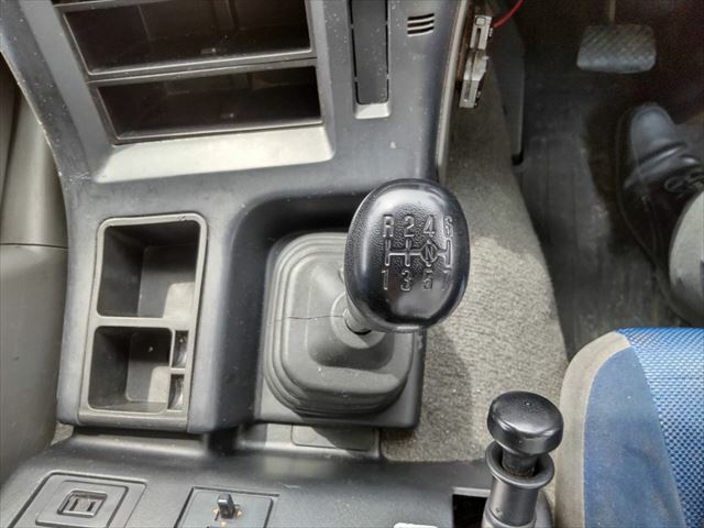 いすゞ ギガ 大型 トラクタ QKG-EXD52AD(9397) 37枚目